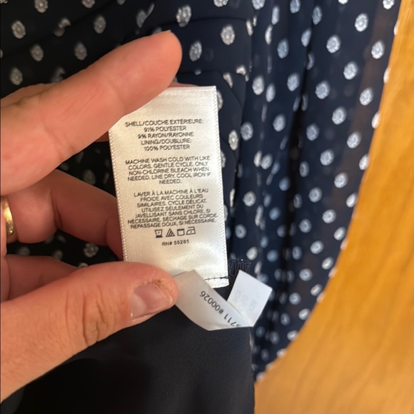 Express Blue and White Blouse with Elegant Design - Picture 3 of 4